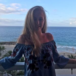 Meet your Posher, Nora